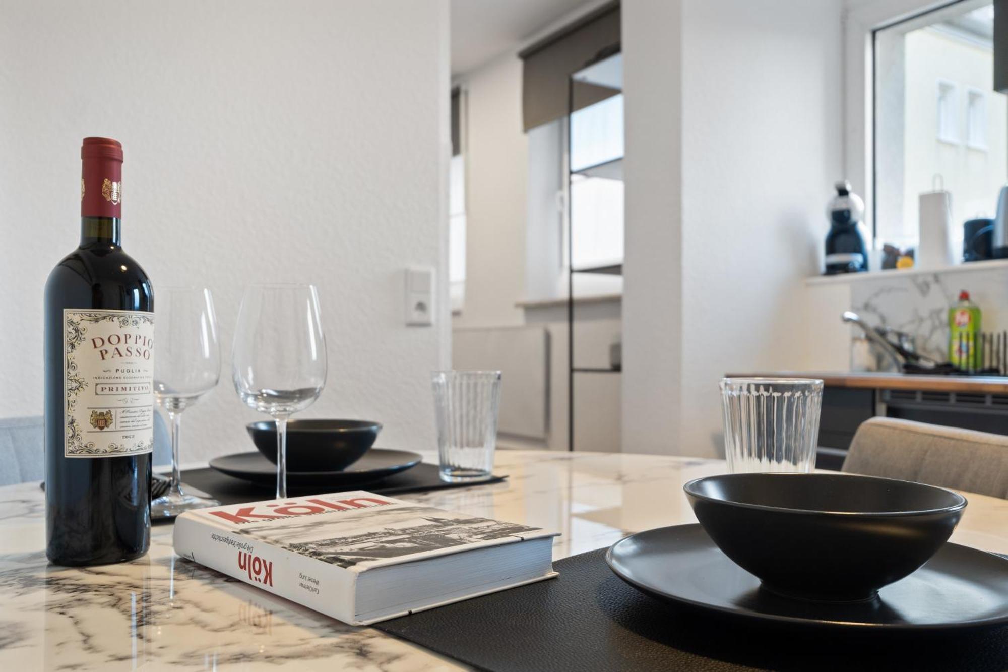 Modernes Apartement Am Rhein In Ruhiger Lage Кьолн Екстериор снимка